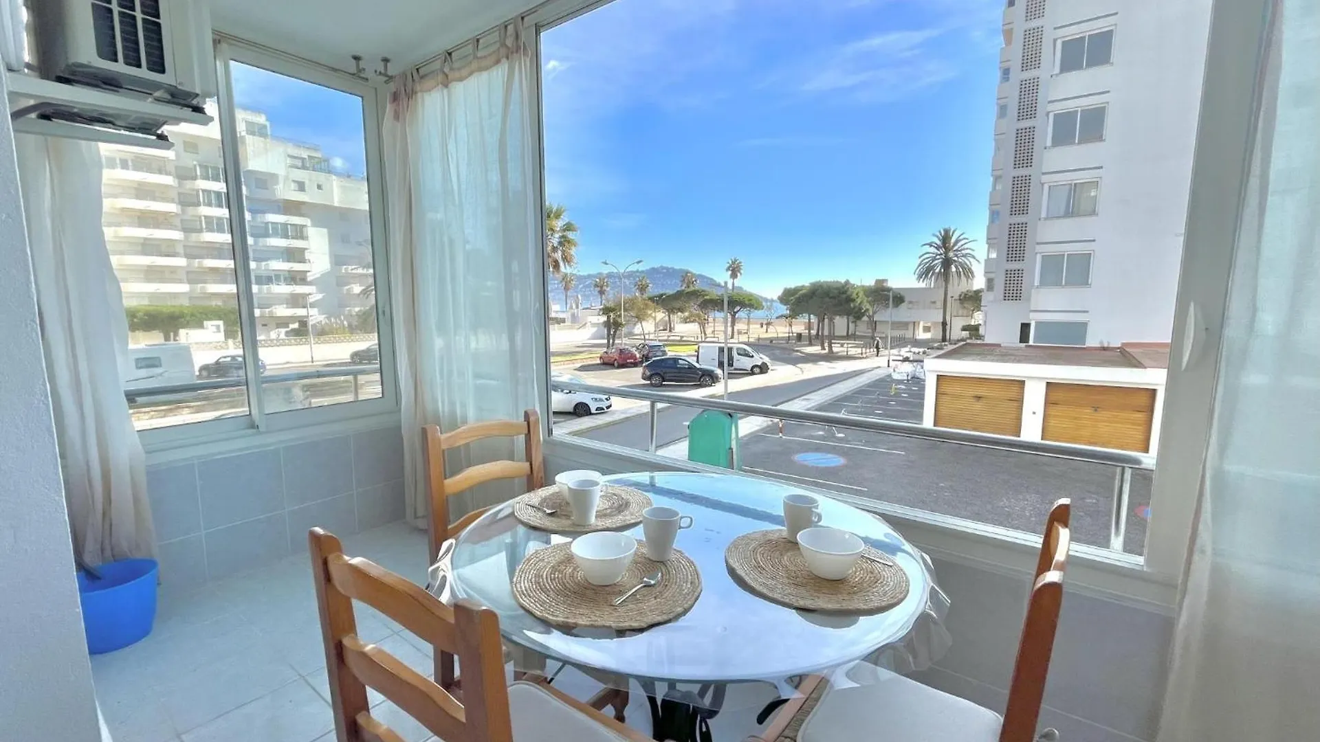 Florida Apartment Roses Spain